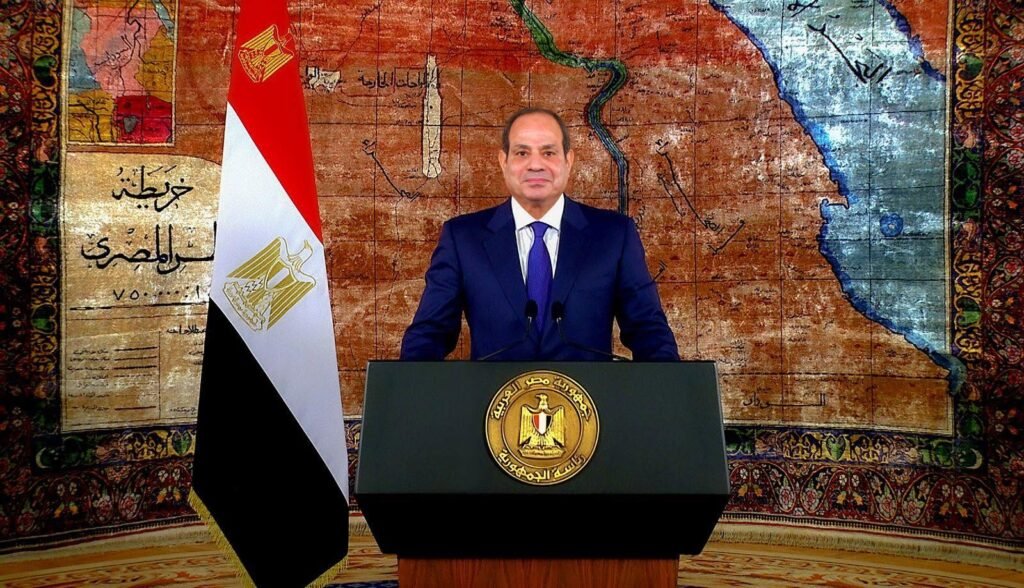 الرئيس السيسي يمد خدمة أسامة ربيع رئيسًا لهيئة قناة السويس ويعين مصطفى شيخون للمنطقة الاقتصادية