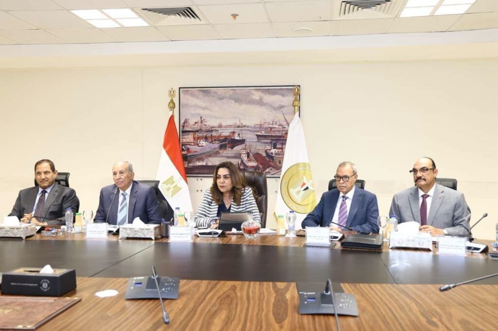 «التنمية المحلية» تنتهي من مقابلات 425 متقدمًا لمسابقة الوظائف القيادية بالمحافظات