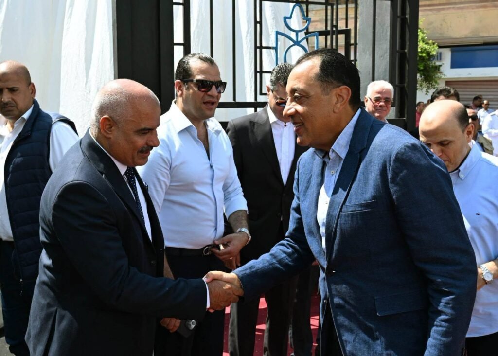 رئيس الوزراء يفتتح ويتفقد عددًا من المشروعات الخدمية والتنموية بمحافظة الغربية