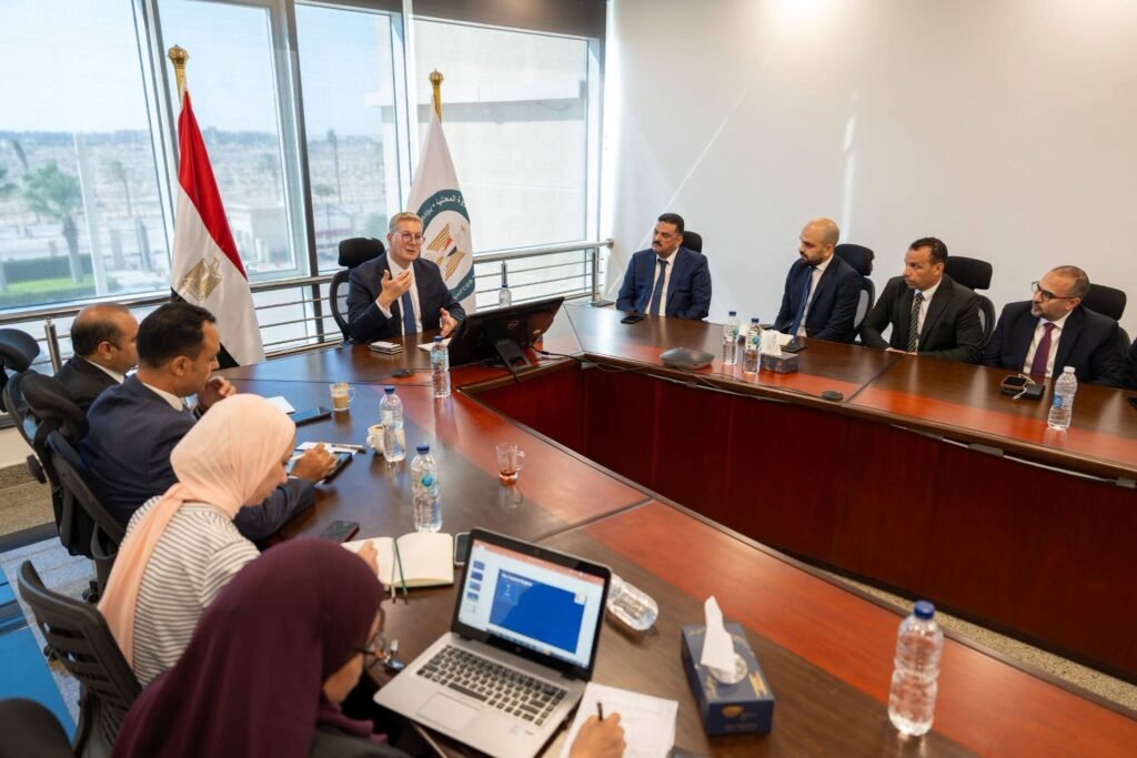 وزير البترول يتابع حزمة مشروعات لتحويل خام الفوسفات إلى منتجات عالية القيمة