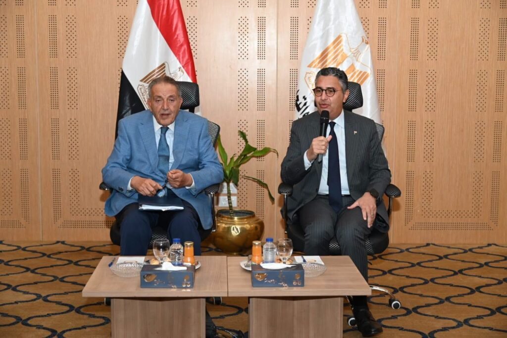 وزير التموين يبحث مع الغرف التجارية تطوير منظومة السلع التموينية واستقرار الأسواق