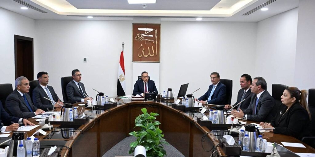 رئيس الوزراء يستعرض مبادرة “القرية المنتجة” لتعزيز التنمية المستدامة وخلق فرص عمل بالقرى المصرية