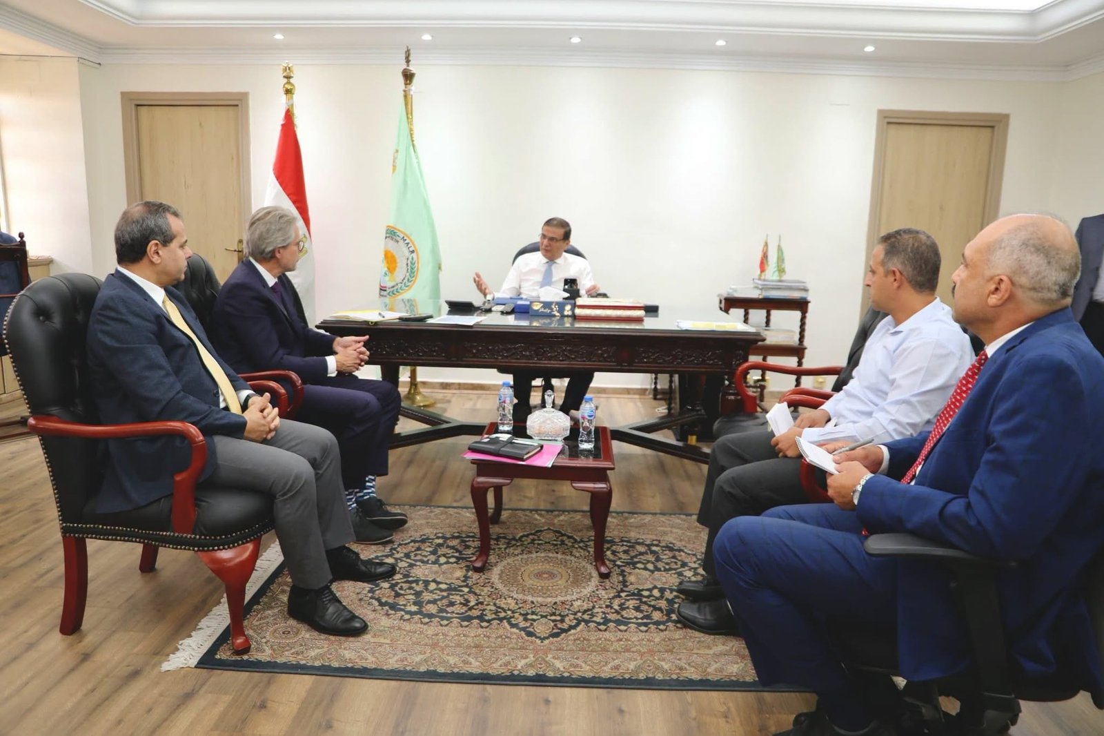 وزير الزراعة يبحث مع المستشار الزراعي الهولندي فرص الاستثمار وتطوير التعاونيات
