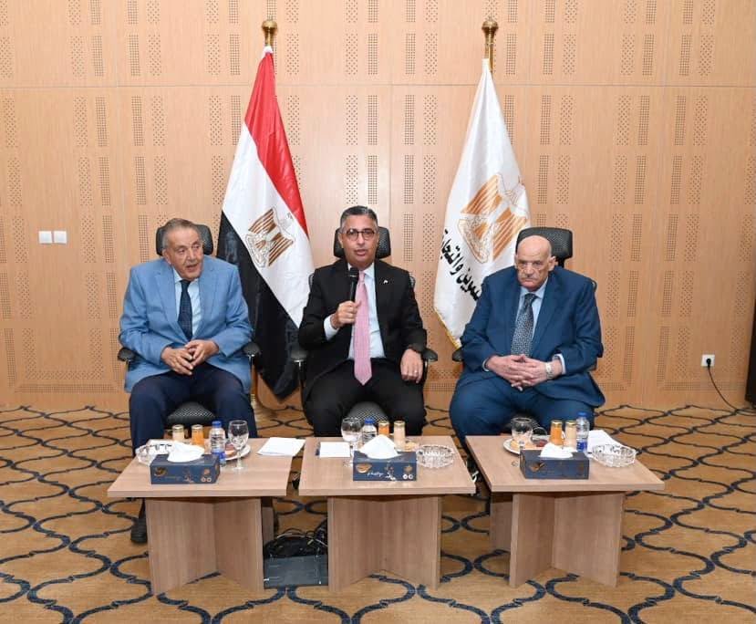 وزير التموين يوجه بتشكيل لجنة لدراسة مطالب أصحاب المخابز خلال شهر