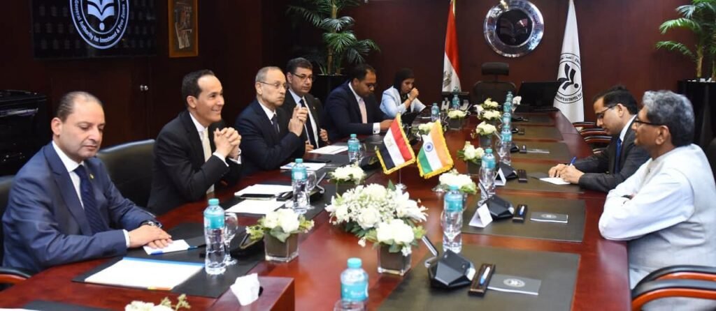 محمد عوض يبحث مع سفير الهند تعزيز الاستثمارات الهندية في مصر