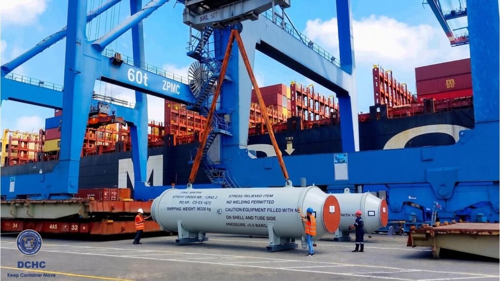 “دمياط لتداول الحاويات” تسجل أكبر عملية تداول شحنات “Breakbulk” على سفينة واحدة