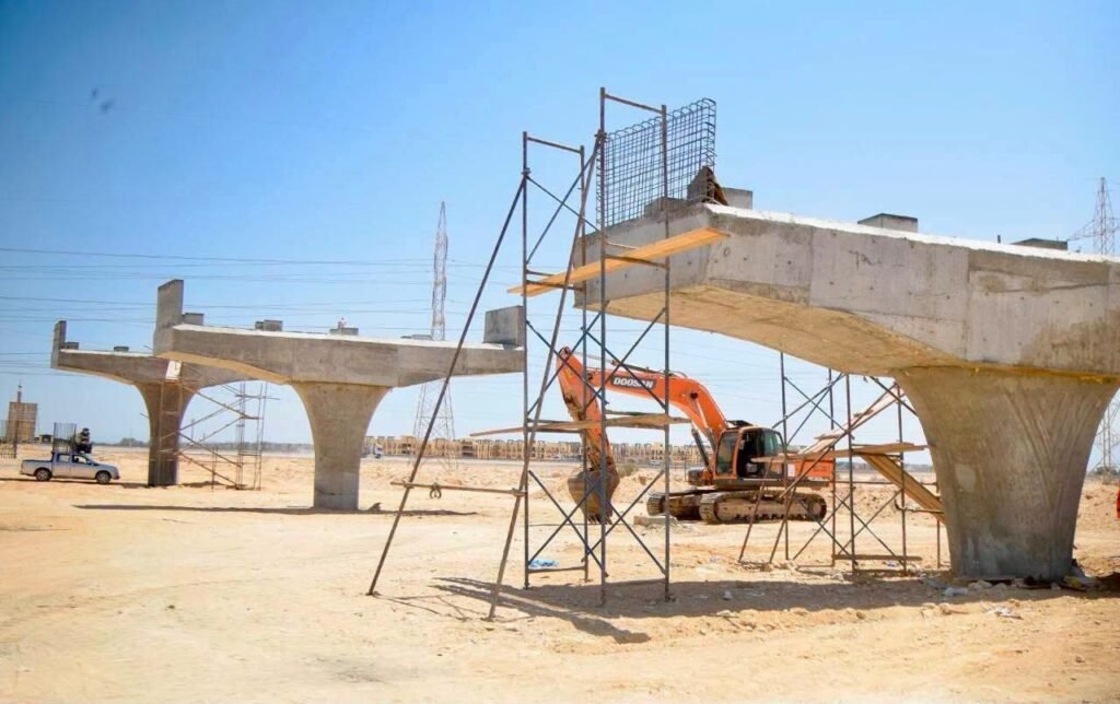 “الإسكان” تتابع مستجدات تنفيذ مشروعات مدينة السويس الجديدة