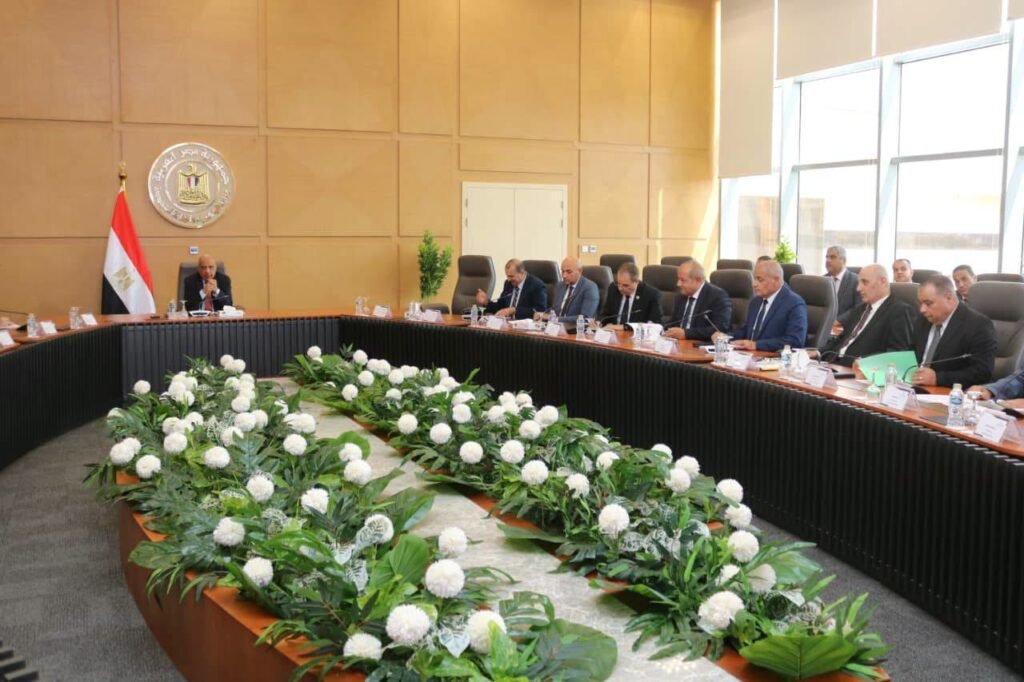 وزير الكهرباء: تقسيط التسويات المالية وفق رغبة المواطنين وتغيير العدادات المعطلة خلال 72 ساعة