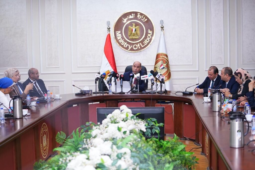 وزارة العمل تطلق “القواعد العامة للائحة تنظيم العمل” بالقطاع الخاص