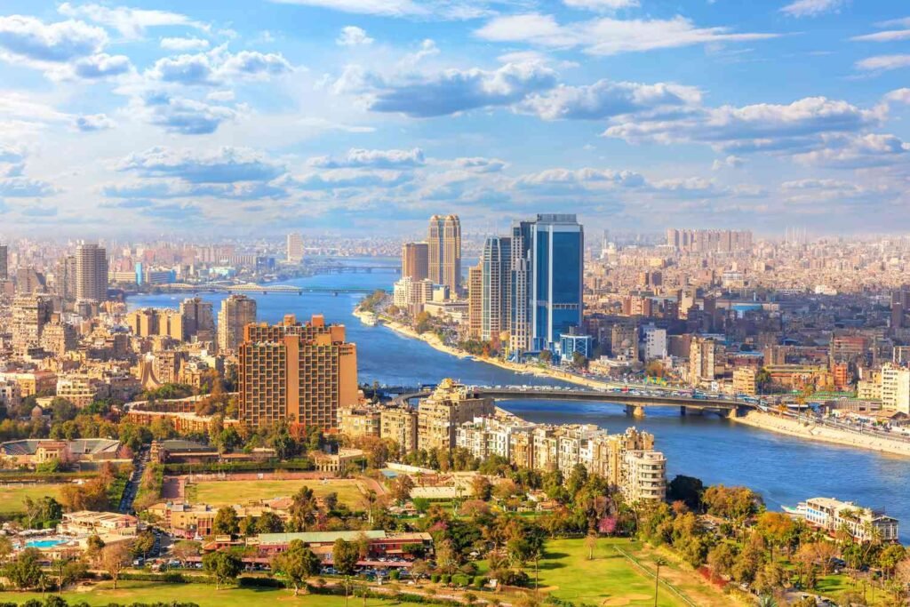 مصر تستعد لإطلاق منظومة رقمية متكاملة لتصاريح عمل الأجانب