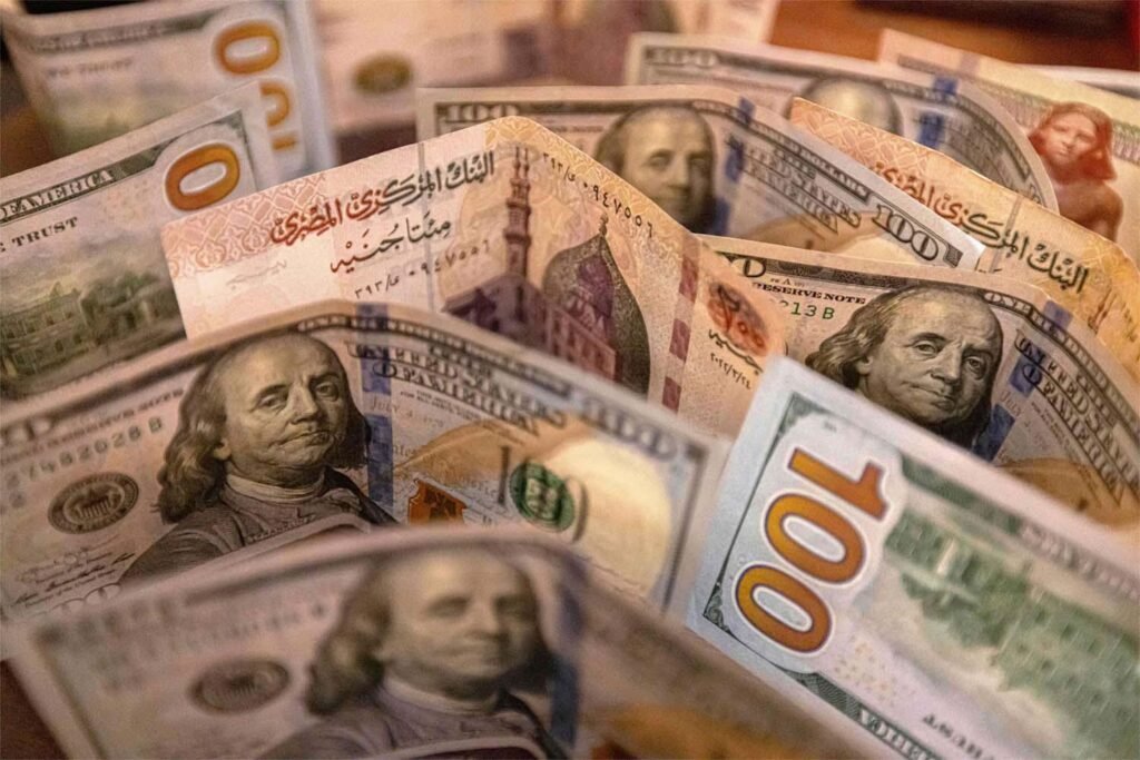 الدولار يقفز 48 قرشًا.. أكبر زيادة يومية منذ نحو شهرين