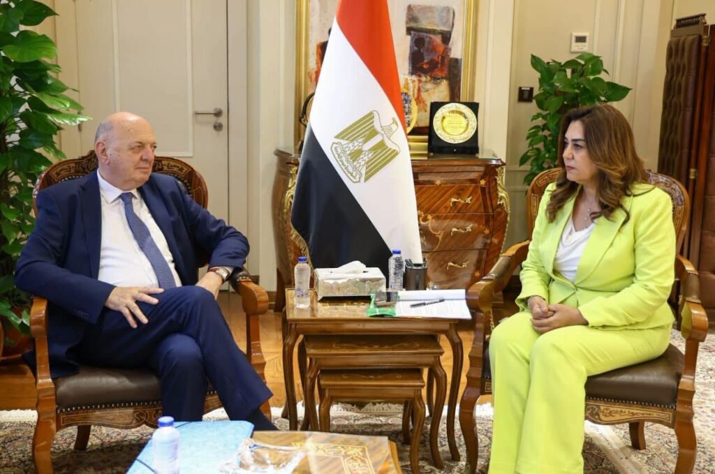 مصر وإيطاليا تبحثان تعزيز التعاون في البيئة والمناخ وحماية السواحل