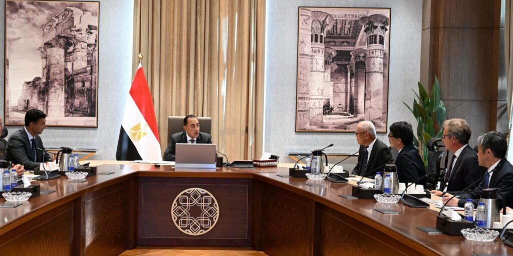 رئيس الوزراء يبحث مع “تويوتا تسوشو” تعزيز استثمارات المجموعة في السيارات والطاقة بمصر