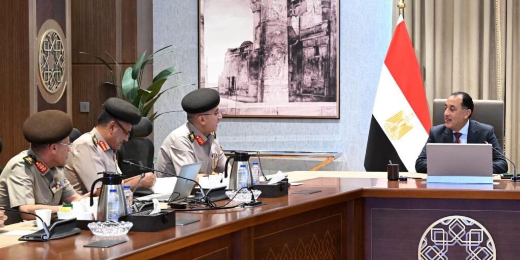 مدبولي يتابع الموقف التنفيذي لمشروعات الهيئة الهندسية ومستحقاتها لدى الجهات الحكومية