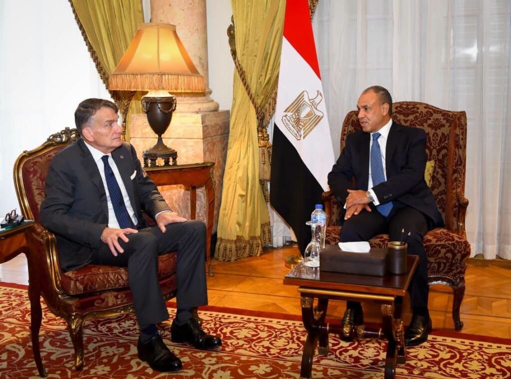 وزير الخارجية يلتقي القائم بأعمال المفوض العام للأونروا ويبحث دعم الوكالة والأوضاع الإنسانية في غزة