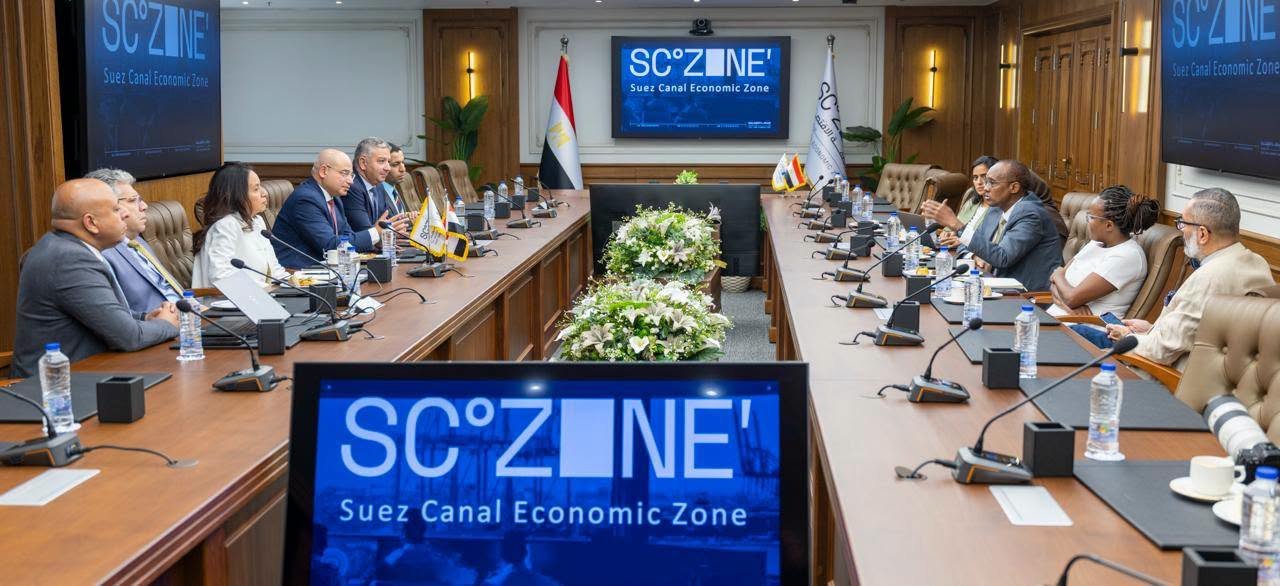 رئيس "اقتصادية قناة السويس" يبحث مع المبعوث الكيني لشؤون تغير المناخ تعزيز التعاون في التحول الأخضر