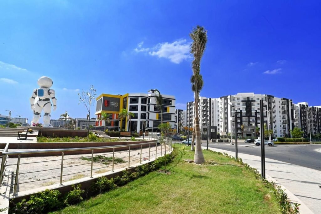 وزيرة الإسكان تتابع أعمال رفع الكفاءة والمشروعات السكنية بالعاصمة الجديدة