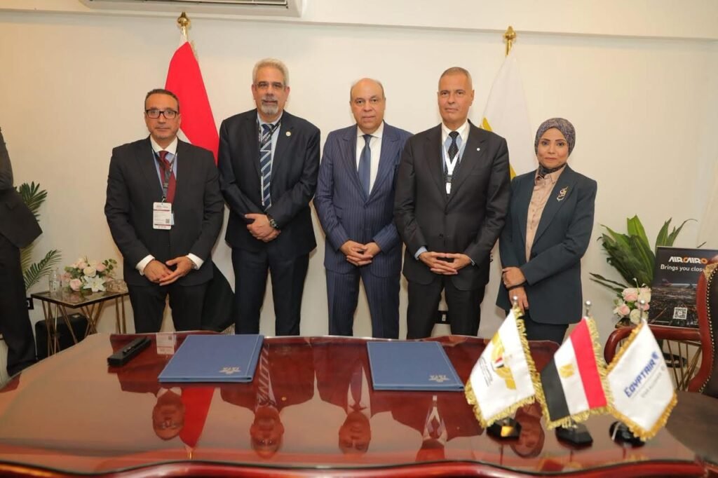 “مصر للطيران” توقع اتفاقية “CO2 Connect” مع “IATA” لقياس الانبعاثات الكربونية