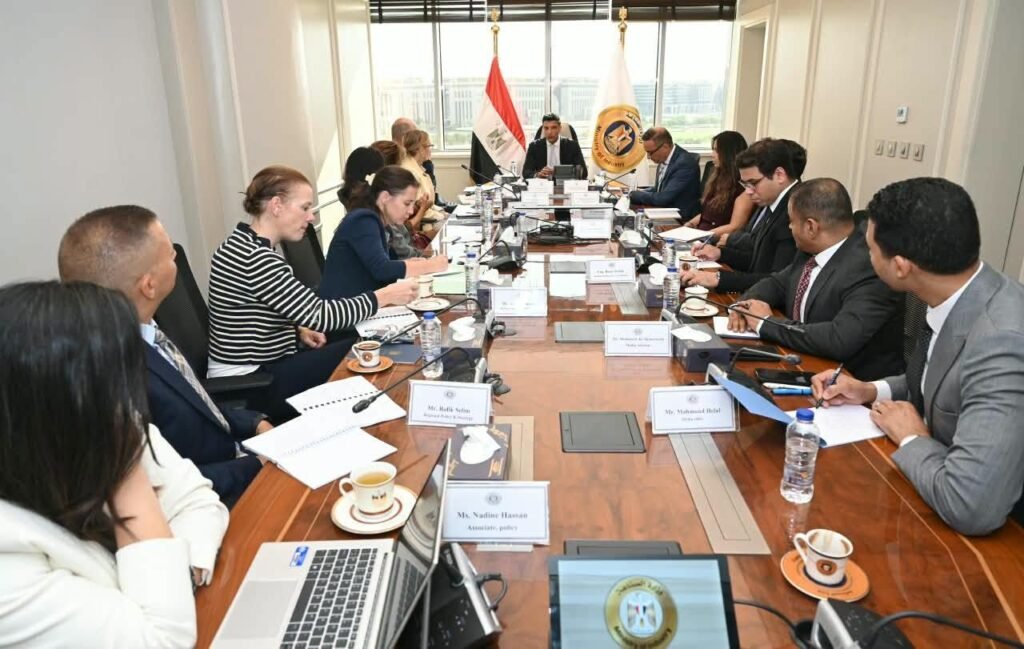 الصناعة تطرح على “EBRD” تمويل التحول الأخضر وترشيد المياه وتوطين تكنولوجيات الطاقة المتجددة