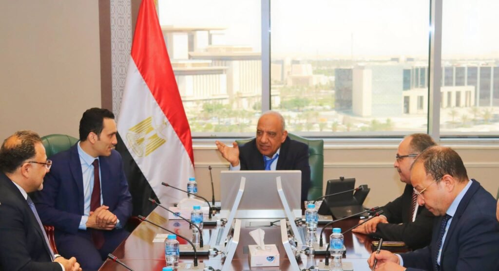 وزير الكهرباء يبحث مع “هيدروفولتا” البلجيكية التعاون في تحلية مياه البحر ومعالجة المياه الجوفية